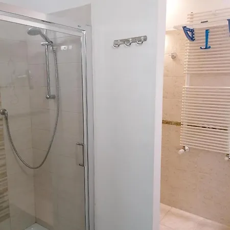 Apartament 16