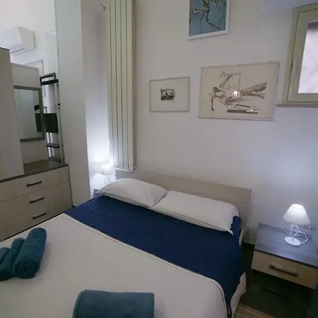 Apartament 16 *