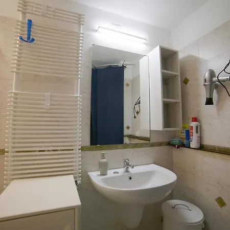 Apartament 16
